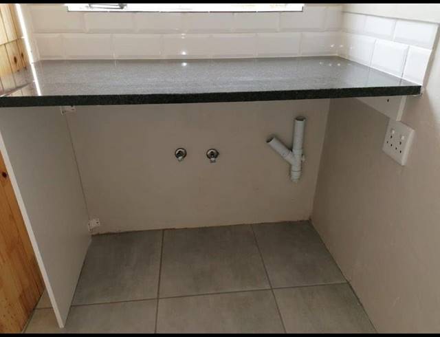 6 BEDROOM HOUSE FOR SALE IN CAPITAL PARK